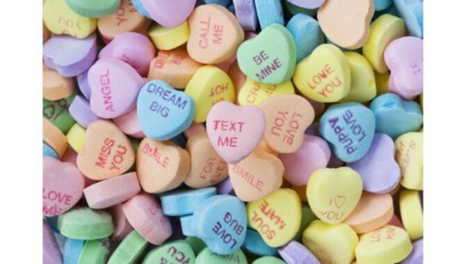 Features Of The Candy Heart Font